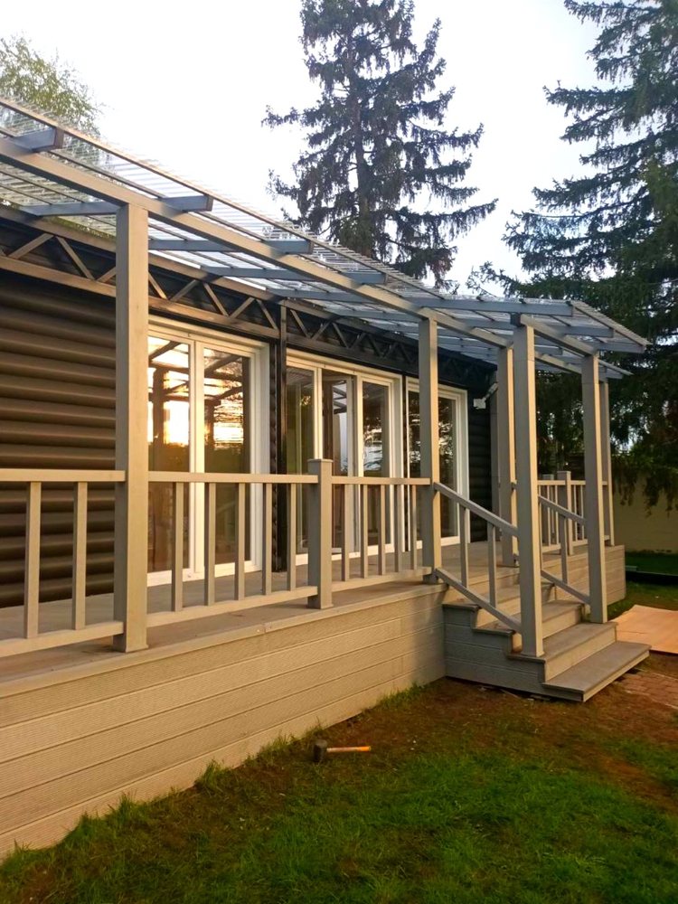 Односкатный автонавес из поликарбоната в стиле хай-тек для автомобиля